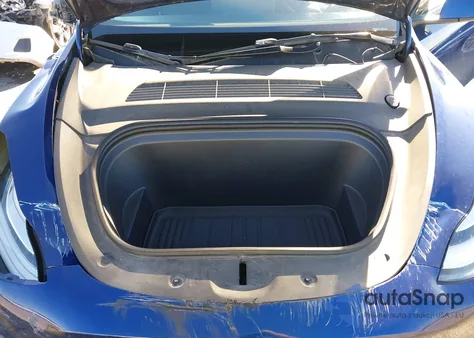 2021 Tesla Model Y Long Range Dual Motor All-Wheel Drive z USA, uszkodzony, nr VIN 5YJYGDEE3MF303713